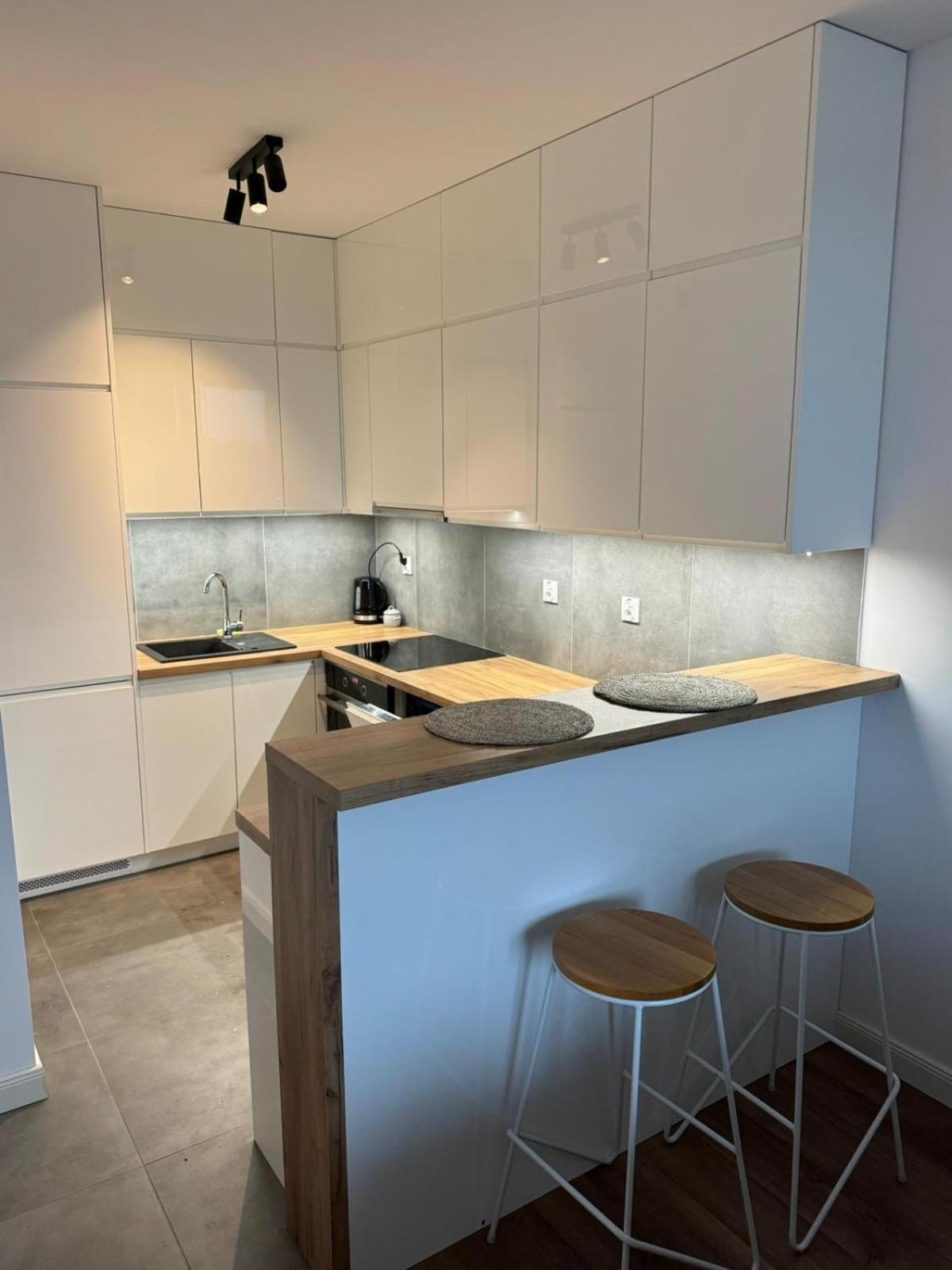 Sky Tower Self Check In 1 Bedroom Apartment เชชูฟ ภายนอก รูปภาพ