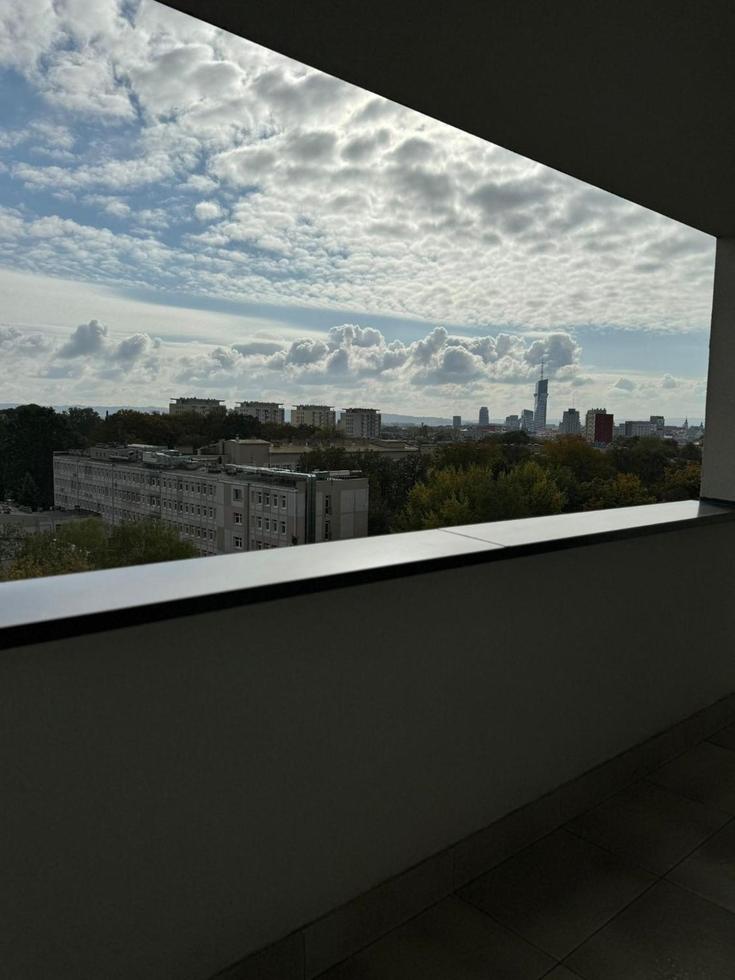 Sky Tower Self Check In 1 Bedroom Apartment เชชูฟ ภายนอก รูปภาพ